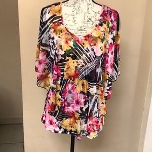 Susie In The City Floral Multicolor Blouse.       Size Large